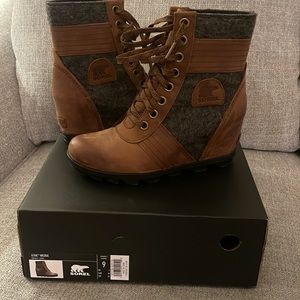 Sorel Wedge Combat Boot Brown Women’s Size 9